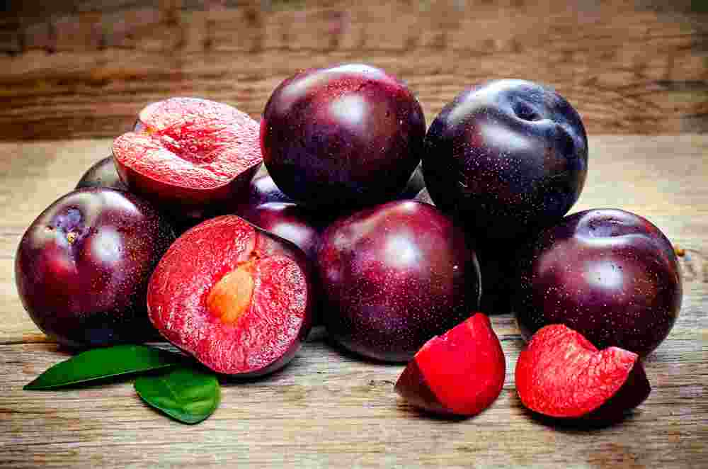 பிளம்ஸ் பயன்கள் | Plums fruit benefits in Tamil | uses in Tamil