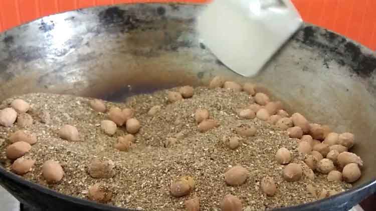 peanut-fry-in-soil
