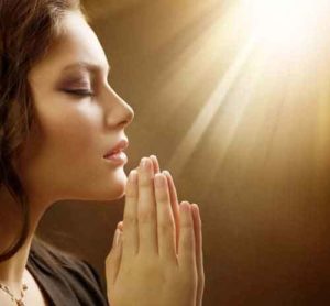 praying-god